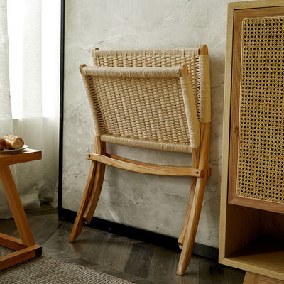 Estilo de ocio Patio de madera de exterior y sala de estar sillas plegables con artesanía tejida de ratán natural