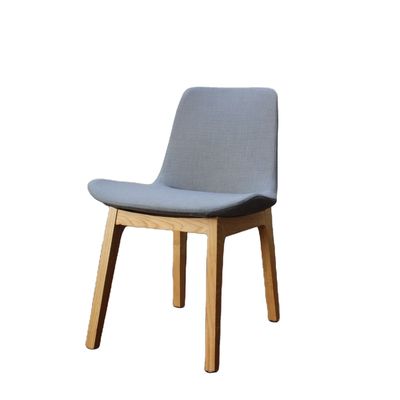 Silla de comedor de madera de diseño moderno para arreglos personalizados de asientos en restaurantes