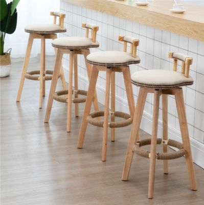 Cadro de madera sólida Modernas sillas de bar nórdicas con esponja de alta densidad y asiento de tela / cuero
