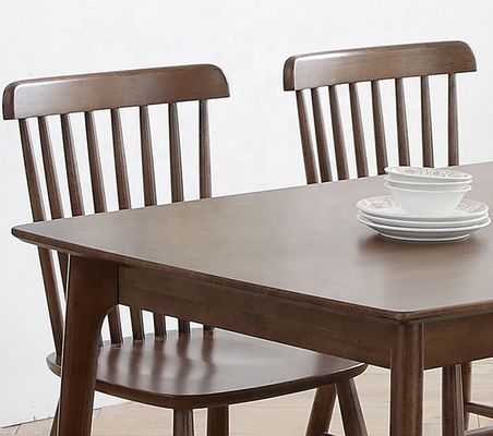 Conjunto de mesa de comedor de madera sólida personalizable para comedor profesional y elegante