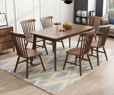 Conjunto de mesa de comedor de madera sólida personalizable para comedor profesional y elegante