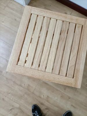 Diseño moderno Jardín plegable pequeño Mesa de madera de caucho para patio Bebidas de café al aire libre Embalaje de correo Estilo moderno