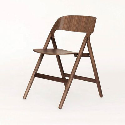 Silla de banquete al aire libre de madera sólida silla plegable moderna para estar/comer en el restaurante/sala de bodas
