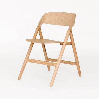 Silla de banquete al aire libre de madera sólida silla plegable moderna para estar/comer en el restaurante/sala de bodas