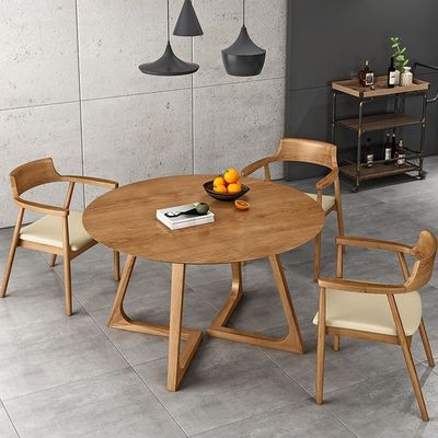 Fabricación a medida Exquisita Pierna de madera sólida Set de comedor Muebles con mesa y sillas de comedor Diseño
