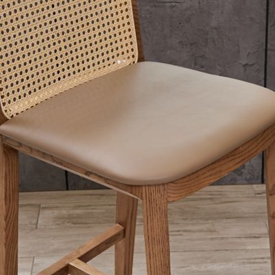 Silla de esponja de PU/tejido, taburete de bar tapicado nórdico, silla de madera, silla de rotín para bar moderno