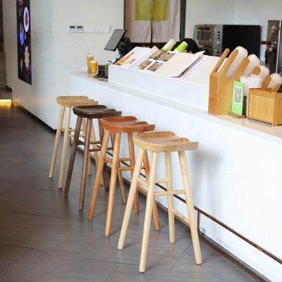 Silla de bar moderna Restaurante Comedor Cocina Hotel Nórdico Muebles de madera sólida Color personalizable para un tipo específico