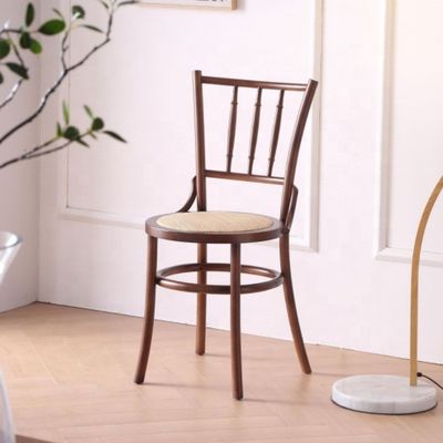 Silla de bar específica Silla de comedor de ratán Muebles de bar Silla de madera maciza para el comedor