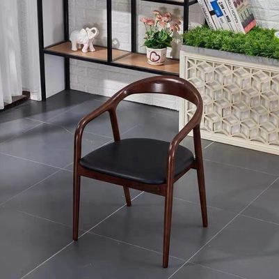 Silla de comedor de madera sólida Nordic Light Luxury Hotel Cafe Tejido o cuero para comidas finas