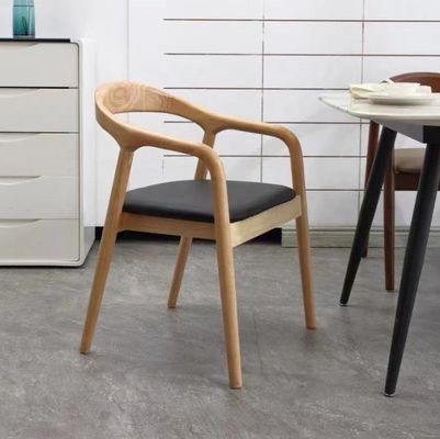 Silla de comedor de madera sólida Nordic Light Luxury Hotel Cafe Tejido o cuero para comidas finas