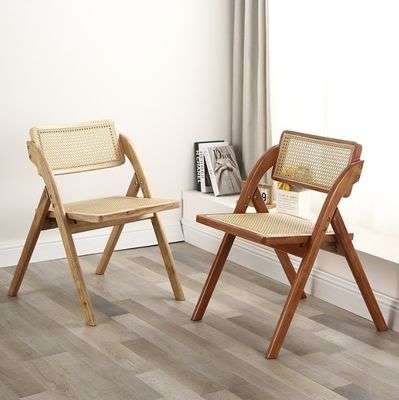 Embalaje de correo Diseño moderno sillas de restaurante plegables de madera de ratán para muebles de casa
