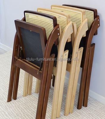 Sillones de comedor de madera plegable de ratán Estilo de diseño moderno para muebles de comedor y construcción de madera maciza