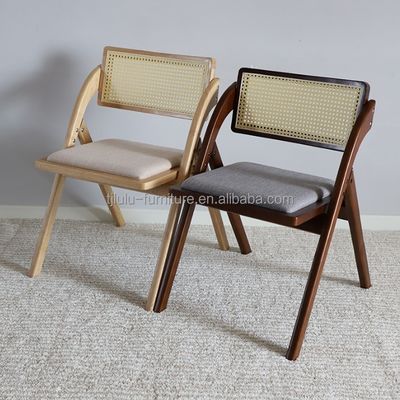 Sillones de comedor de madera plegable de ratán Estilo de diseño moderno para muebles de comedor y construcción de madera maciza