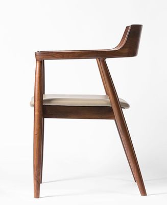 Comedor y sala de estar de color nuez contemporáneo Silla de comedor de reposabrazos de madera con asiento de piel de tela