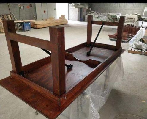 Embalaje de correo y mesa plegable de madera para alquilar en bodas y fiestas