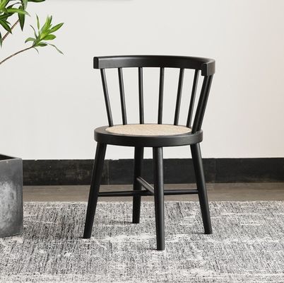 Silla de comedor de madera sólida Nordic Good Design Muebles de restaurante antiguos con estilo contemporáneo en 55cm*40cm*74cm