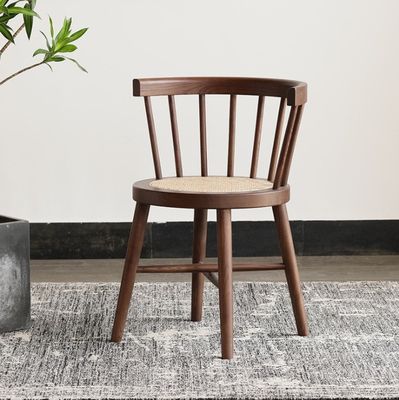 Silla de comedor de madera sólida Nordic Good Design Muebles de restaurante antiguos con estilo contemporáneo en 55cm*40cm*74cm
