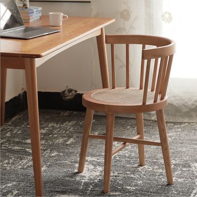 Silla de comedor de madera sólida Nordic Good Design Muebles de restaurante antiguos con estilo contemporáneo en 55cm*40cm*74cm