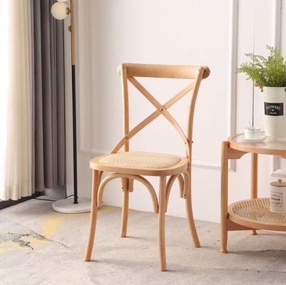 Silla de madera de madera maciza de cruz de espalda de boda de madera para eventos con diseños personalizados