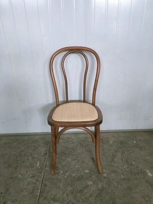 Silla de madera apilada con límite de peso de 100 kg Muebles modernos Restaurante Sillones de comedor de rotín apilados naturales