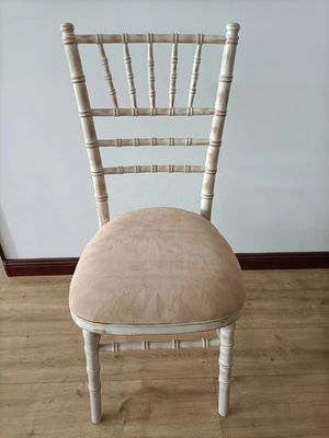 Inicio Muebles Embalaje de correo Blanco Lavado Sillones de chiavari Madera Boda Hotel Banquete Silla apilada con cojín extraíble