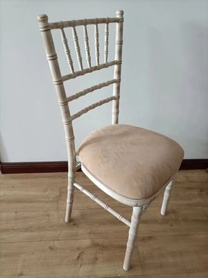 Inicio Muebles Embalaje de correo Blanco Lavado Sillones de chiavari Madera Boda Hotel Banquete Silla apilada con cojín extraíble