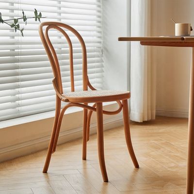 Tamaño personalizado sillas de comedor apilables de madera bentada en estilo Thonet francés de mediados de siglo para restaurantes