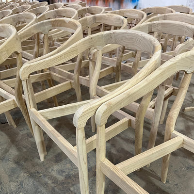 Silla de banquete apilada de madera nórdica Estilo de diseño moderno W50*D52*H80 cm Madera maciza apilada para bodas y banquetes