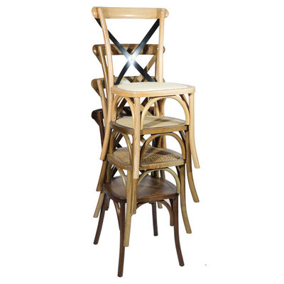Diseños personalizados Nórdico Moderno Rattan Cruz Volte apilable de madera sólida Banquete de bodas silla de madera Servicio OEM aceptado