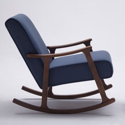 Práctica silla mecedora de madera de tela esponja de alta densidad para sala de estar estilo europeo