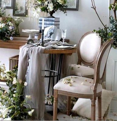 Servicio OEM Madera sólida Louis Banquete Silla de madera para eventos NO Doblada y aceptada