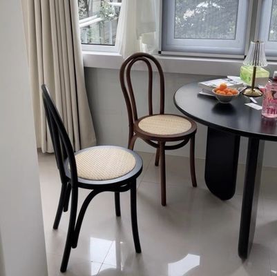 Madera sólida sillas de boda de evento resistentes sillas de comedor apilables de madera de ratán