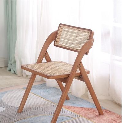 Silla de comedor de rattan plegable de madera sólida nórdica con artesanía tradicional