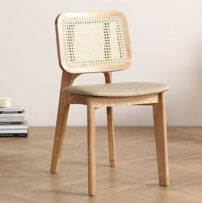 Muebles para el hogar prácticos clásicos silla de comedor de madera maciza con diseño de ratán y asiento tapizado