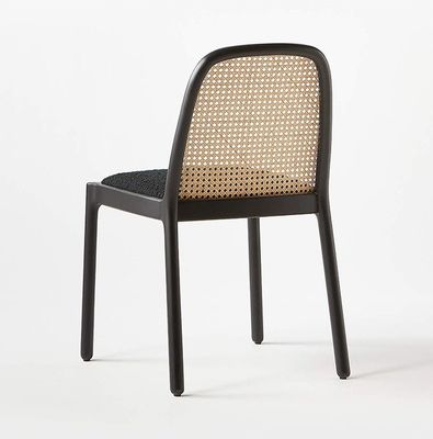 Embalaje de correo Silla de comedor de madera sólida sin brazos de ratán para el comedor
