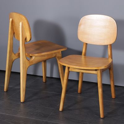 Silla de restaurante nórdica de madera de caucho Exquisitas sillas de madera para el comedor moderno
