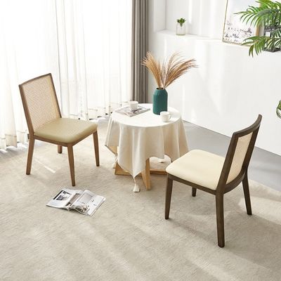 Muebles de restaurante silla de rotín con marco de madera de ceniza y asiento tapizado