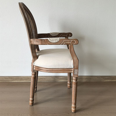 Estilo de diseño moderno Nitrolacquer Finish estilo francés Vintage Fabrica de comedor de madera personalizada Louis Armrest silla para evento