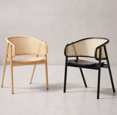 Diseño silla de comedor de madera de rattan silla de brazo de caña de rattan con límite de peso de 100 kg y embalaje de correo