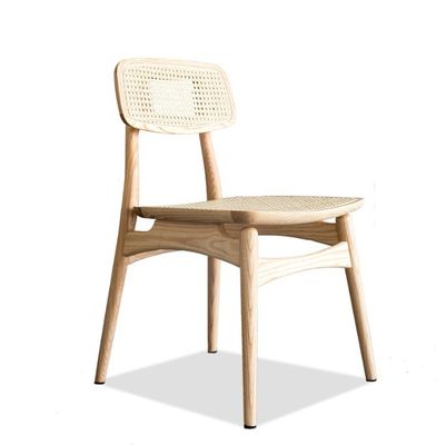 Silla de comedor de madera maciza sin brazos de ratán de diseño moderno para muebles interiores