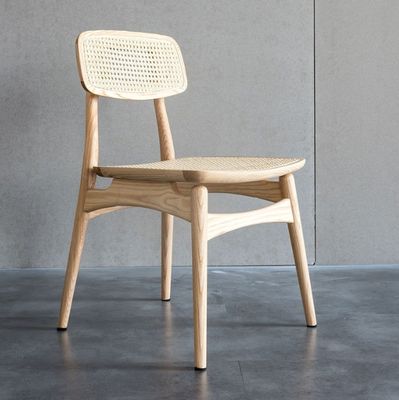 Silla de comedor de madera maciza sin brazos de ratán de diseño moderno para muebles interiores