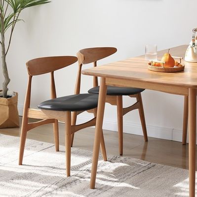 Sillas clásicas de madera tapizada nórdica con silla de restaurante enmarcada en ceniza