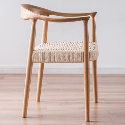 Estilo de diseño moderno Nórdico Luz lujosa silla de comedor de madera maciza apilable para villa