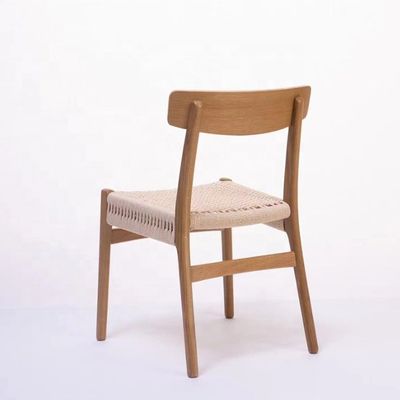 Muebles de comedor y sala de estar clásicos de buen diseño sillas de madera de roble antiguas con asiento de cuerda