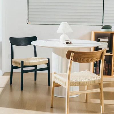 Muebles de comedor y sala de estar clásicos de buen diseño sillas de madera de roble antiguas con asiento de cuerda