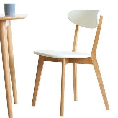 Silla de comedor duradera de piernas de madera escandinava la adición perfecta a su mobiliario de comedor