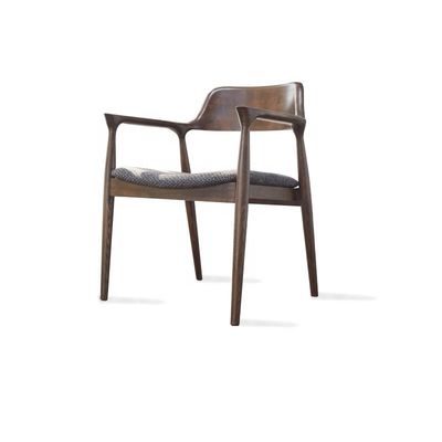 Silla de comedor asequible y duradera hecha de madera sólida para una experiencia de comedor clásica