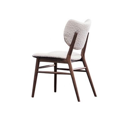 Silla de comedor con piernas de madera de cuero de PU para muebles de comedor modernos específicos