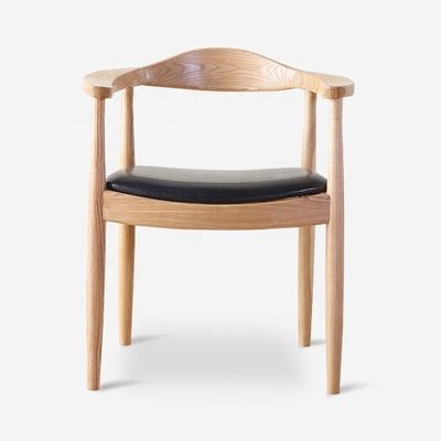 Silla de comedor de madera maciza de espalda redonda baja en estilo moderno para comidas de lujo