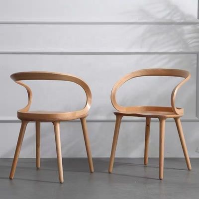 Servicio OEM aceptado silla de comedor moderna con ala de brazo de forma redonda y diseño artístico de madera sólida de ceniza nórdica
